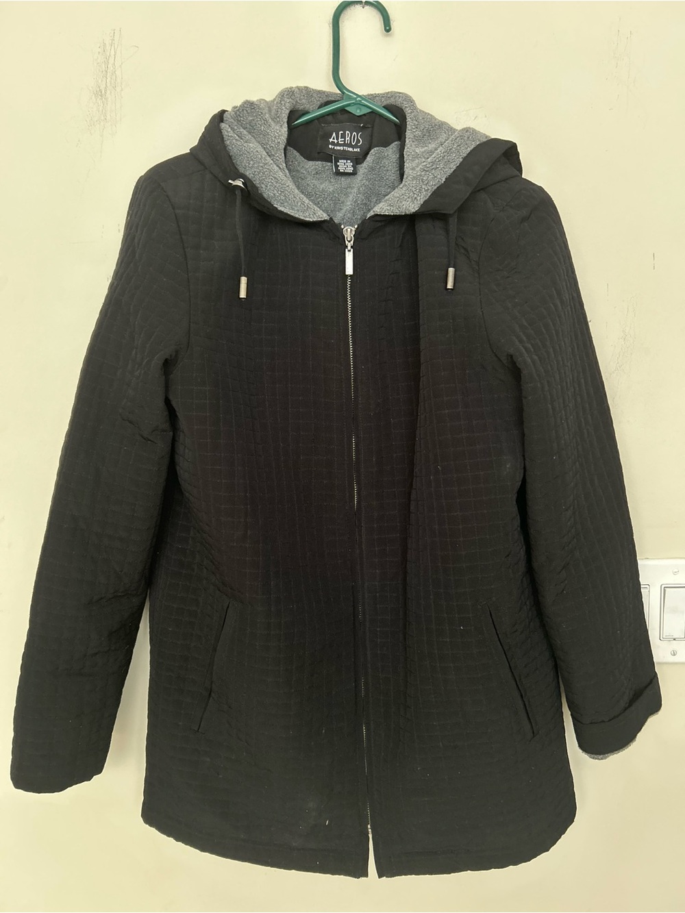 Aeros by Kristen Blake Black Quilted full-zip Hooded Jacket Gray fleece Lining.